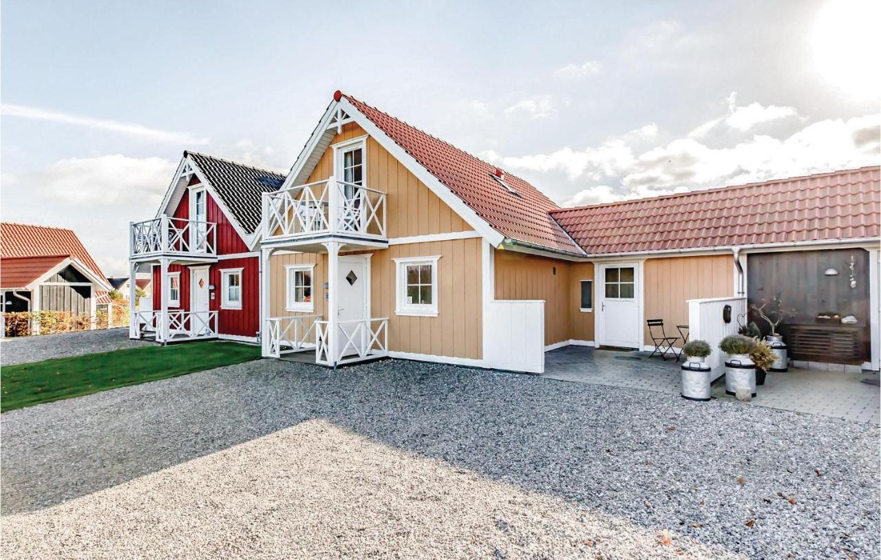 3 Bedroom Lovely Home In Brenderup Fyn Bro  Buitenkant foto