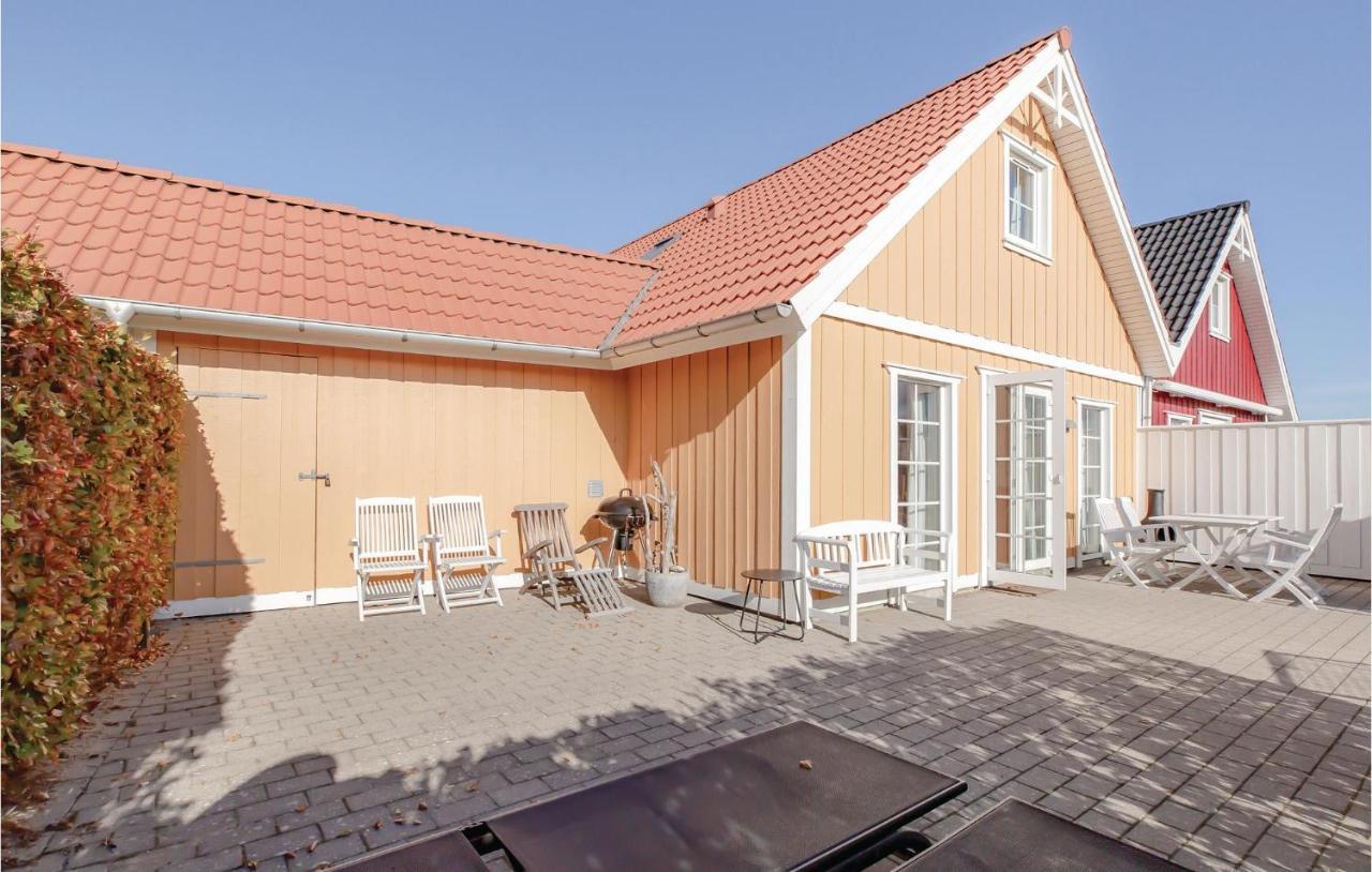 3 Bedroom Lovely Home In Brenderup Fyn Bro  Buitenkant foto