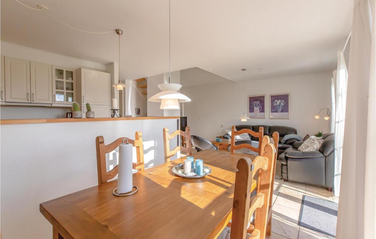 3 Bedroom Lovely Home In Brenderup Fyn Bro  Buitenkant foto